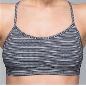 Lululemon Flow Y Bra IV Textured Stripe Black Deep Coal Size 4